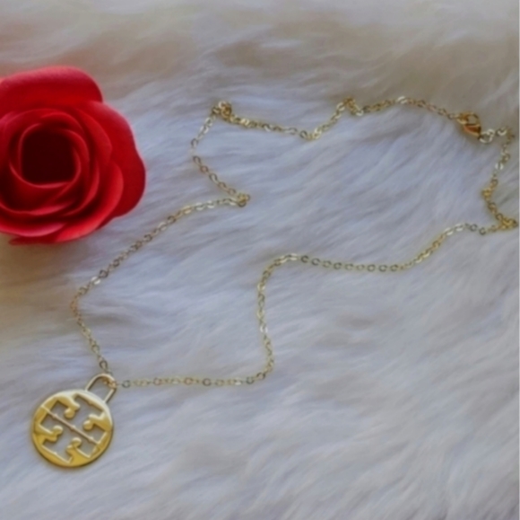 Tory Burch Large Logo Charm Gold Plated Necklace - Picture 7 of 8